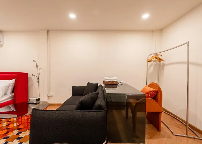 Wonderful Private In Sathorn Center Near Siam Проживание в семье