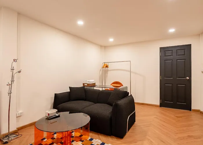 Wonderful Private In Sathorn Center Near Siam Проживание в семье *